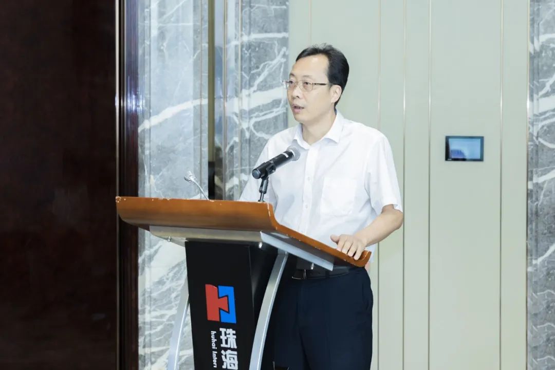 普洱市国资委副主任钟惠致辞.jpg